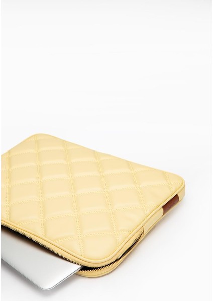 15.6'' ve 16'' Kapitone Deri Laptop Kılıfı