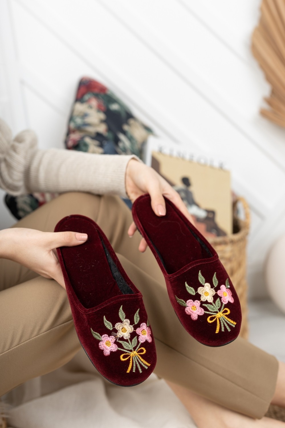 Moda Fırsat Bordo Buket Kadın Ev Terliği Kışlık Kapalı Yumuşak Rahat Terlik Nakışlı Çeyiz Bohça Terliği görsel 4