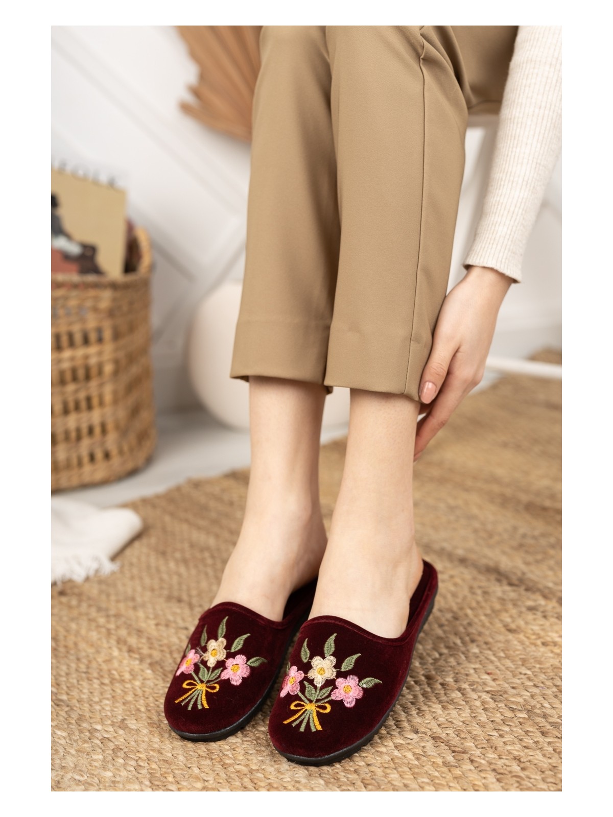 Moda Fırsat Bordo Buket Kadın Ev Terliği Kışlık Kapalı Yumuşak Rahat Terlik Nakışlı Çeyiz Bohça Terliği
