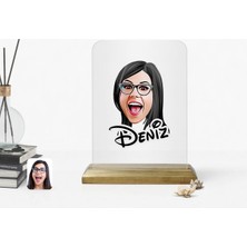 Kişiye Özel Kadin Yüz Karikatürlü Ahşap Standli Çerçeve-2