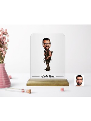 BK Kişiye Özel Erkek Okçu Karikatürlü Ahşap Standlı Çerçeve