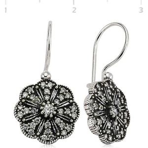 925 Gümüş Gümüş Sallantılı Çiçek Küpe