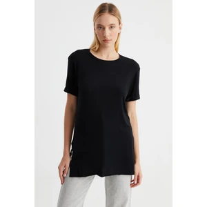 Alexander Gardi Bisiklet Yaka Yanı Yırtmaçlı T-Shirt (B22-23800)