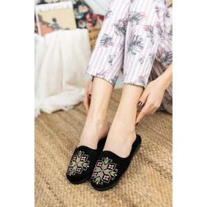 Moda Fırsat Siyah Kanaviçe Kadın Ev Terliği Kışlık Kapalı Yumuşak Terlik Nakışlı Doğum Çeyiz Misafir Terliği