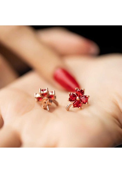 ​​gümüş Kırmızı Kalpli Yonca Bayan Küpe