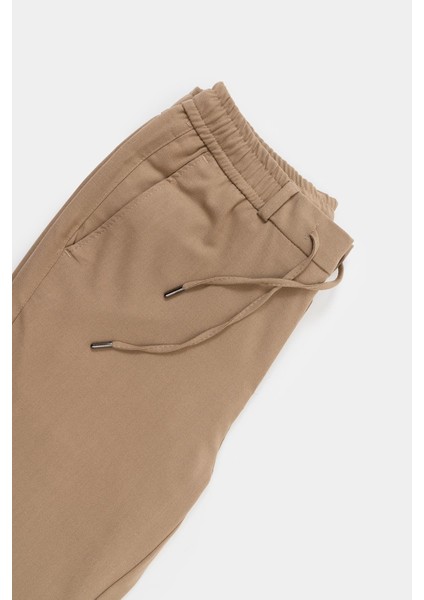 Erkek Bej Jogger Fit Pantolon fırsatları