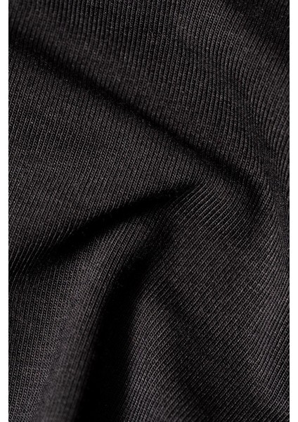 Erkek Siyah Pamuklu Likralı V-Yaka Slim Fit T-Shirt