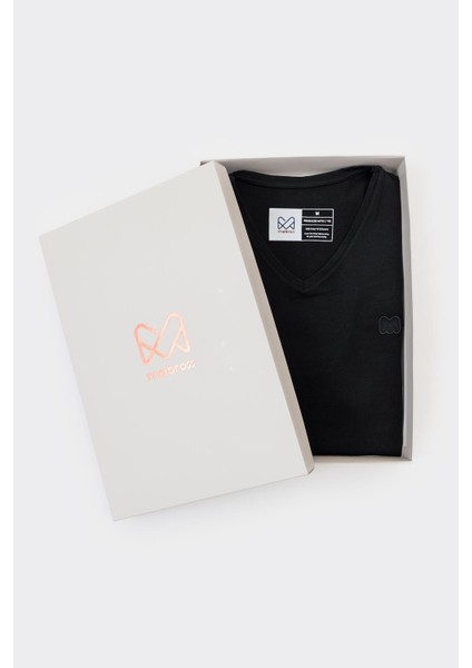 Erkek Siyah Pamuklu Likralı V-Yaka Slim Fit T-Shirt indirimleri