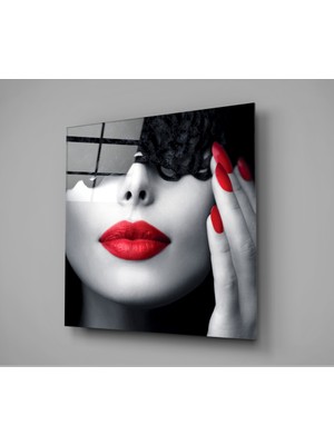 Insigne Kırmızının Cazibesi Cam Tablo - 40X40 cm