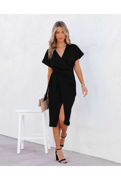 Butik İzmirden Kadın Siyah Kruvaze Yaka Yırtmaç Detay Krep Elbise