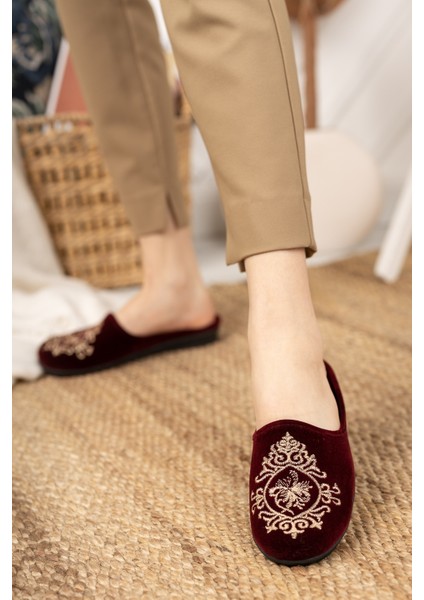 Bordo Çini Kadın Ev Terliği Kışlık Kapalı Yumuşak Rahat Terlik Nakışlı Çeyiz Bohça Terliği