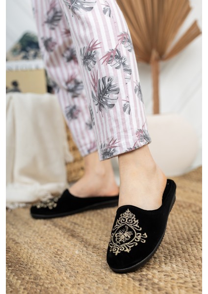 Siyah Çini Kadın Ev Terliği Kışlık Kapalı Yumuşak Rahat Terlik Nakışlı Doğum Çeyiz Misafir Terliği