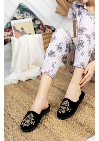Siyah Çini Kadın Ev Terliği Kışlık Kapalı Yumuşak Rahat Terlik Nakışlı Doğum Çeyiz Misafir Terliği fiyatları
