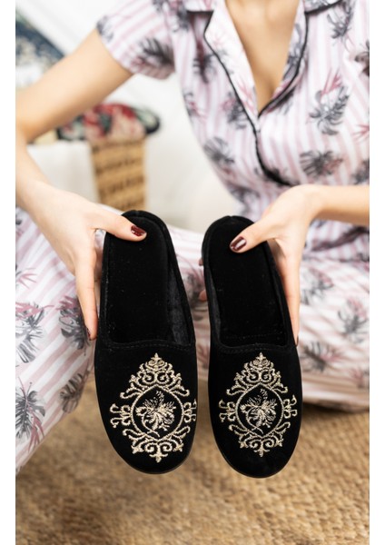 Siyah Çini Kadın Ev Terliği Kışlık Kapalı Yumuşak Rahat Terlik Nakışlı Doğum Çeyiz Misafir Terliği fırsatları