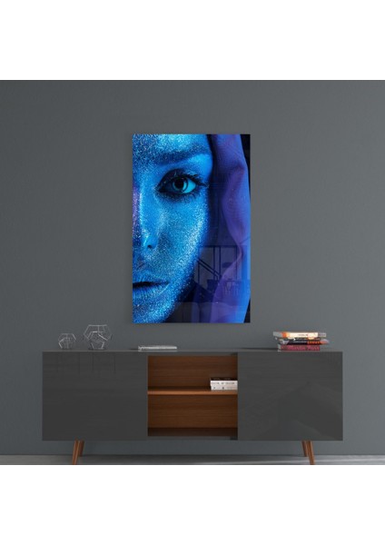 Kadın Portre Cam Tablo - 72X46 cm