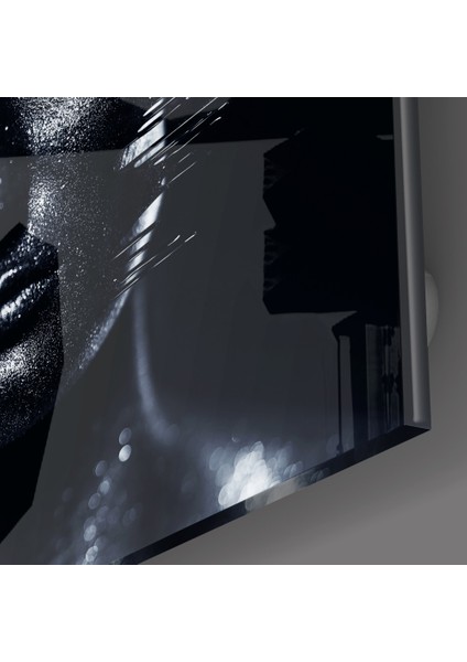 Kadın Portre 35 Cam Tablo - 72X46 cm fiyatları