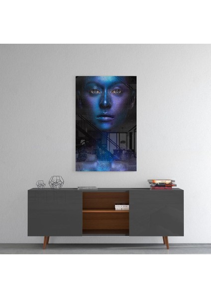 Kadın Portre Cam Tablo - 72X46 cm