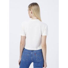 Guess Bisiklet Yaka Baskılı Krem Kadın T-Shirt V2YI06K8HM0-ADELE Crop T-Shırt