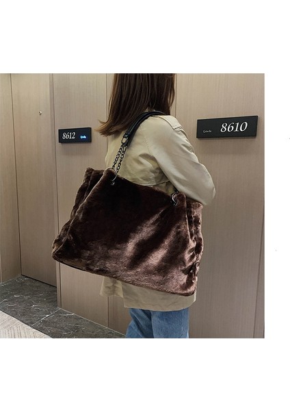 Faux Fur Büyük Kapasiteli Çanta Günlük Peluş Kadın Omuz Çantası (Yurt Dışından) fiyatları