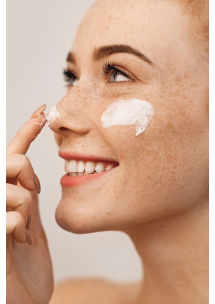 Cilt Tonu Eşitleyici Leke Karşıtı Krem 50 gr +30 Spf fırsatları