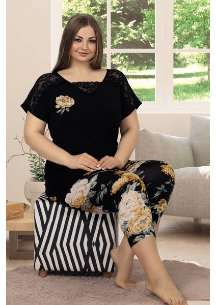 Siyah Renk ve Çiçek Desenli Lady 10588 Kadın Büyük Beden Kapri Pijama Takımı