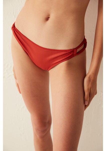 Madder Yandan Bağlama Detaylı Bikini Altı