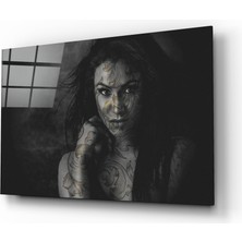 Insigne Dövmeli Kadın Cam Tablo