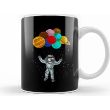 Humuts Astronaut In Space Flying With Planet Balloons Kupa Bardak Porselen