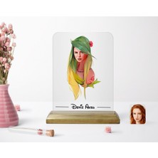 BK Kişiye Özel Kadın Soyut Karikatürlü Ahşap Standlı Çerçeve-28