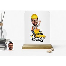 BK Kişiye Özel Erkek Yol Mühendisi Karikatürlü Ahşap Standlı Çerçeve