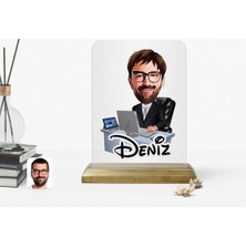 BK Kişiye Özel Erkek Genel Müdür Karikatürlü Ahşap Standlı Çerçeve