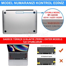 NovStrap Apple MacBook Pro 13 Inç M1 Çip A2338 Uyumlu Alt Üst Parlak Kılıf + Siyah Klavye Kılıfı + Film