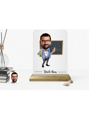 BK Kişiye Özel Erkek Kimya Öğretmeni Karikatürlü Ahşap Standlı Çerçeve-1