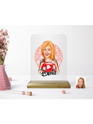 BK Kişiye Özel Kadın Youtuber Karikatürlü Ahşap Standlı Çerçeve-1