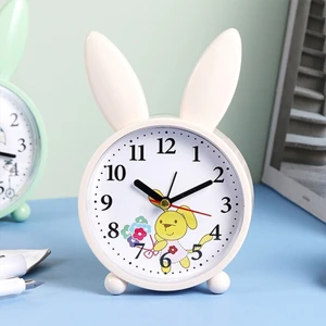 Tavşan Temalı Işıklı Masa Saati