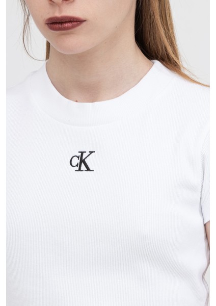 Calvin Klein Kadın / Kız Beyaz Tişört ( Model Kodu : J20J218337 )