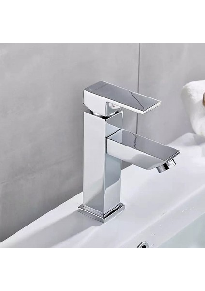 Aç - Kapa Ağır Kare Gövde Lavabo Bataryası