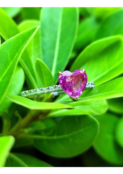 1,34 Karat Pırlantalı Safir Yüzük