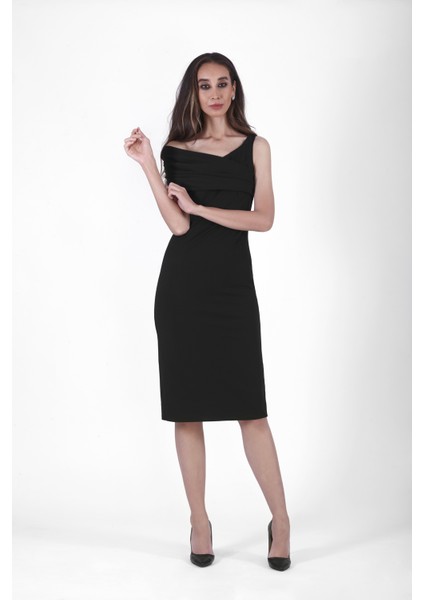 Off-Shoulder Asymetric Black Midi Dress fiyatları