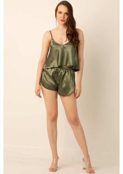 Doremi Saten Yırtmaçlı Ince Askılı Şortlu Takım fiyatları