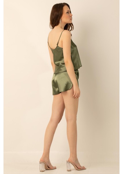 Doremi Saten Yırtmaçlı Ince Askılı Şortlu Takım fırsatları