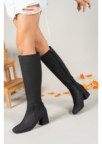 Kadın Mat Siyah Suni Deri Çizme – Fermuarlı, Ortopedik Taban, Kaymaz Taban ve Trekking Kullanımına Uygun