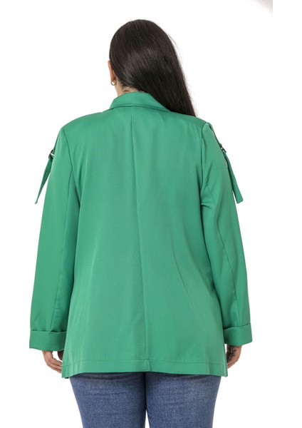 Büyük Beden Kol Ağzı Duble Katlamalı Omuzda Şerit ve D Toka Detaylı Yanı Yırtmaçlı Yeşil Ceket modelleri