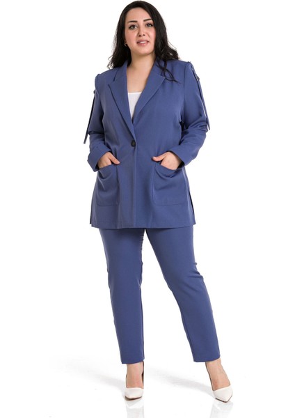 Büyük Beden Kol Ağzı Duble Katlamalı Omuzda Şerit ve D Toka Detaylı Yanı Yırtmaçlı Indigo Ceket