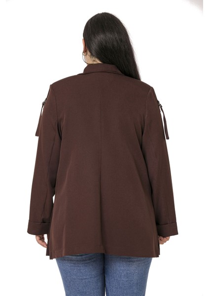 Büyük Beden Kol Ağzı Duble Katlamalı Omuzda Şerit ve D Toka Detaylı Yanı Yırtmaçlı Kahverengi Ceket modelleri