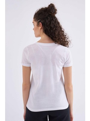 Logo Cabou Kadın Beyaz Regular Fit Tişört