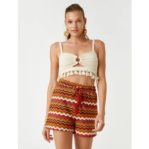 Beli Bağlamalı Şort Püskül Detaylı