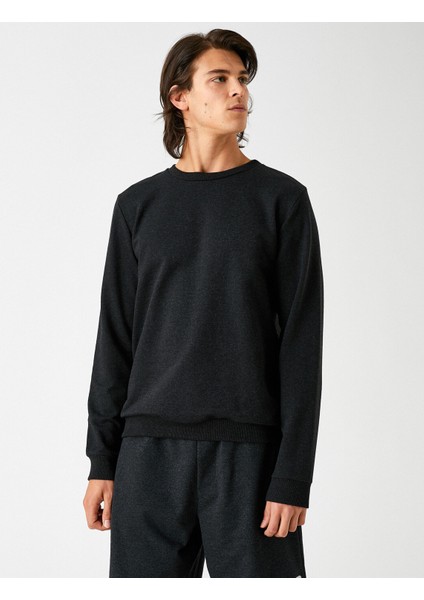 Bisiklet Yaka Basic Sweatshirt modelleri