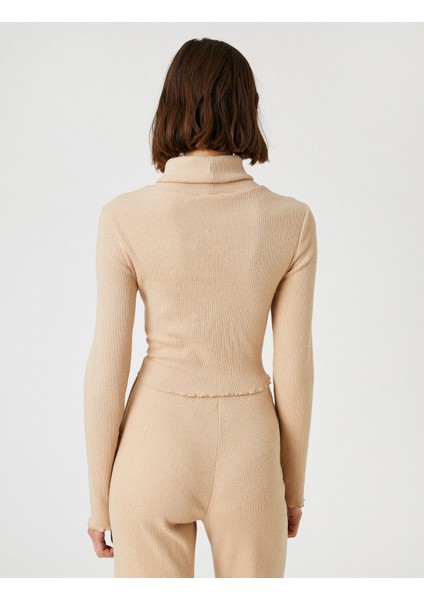 Uzun Kollu Boğazlı Crop Tişört Fitilli fırsatları