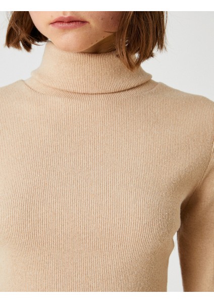 Uzun Kollu Boğazlı Crop Tişört Fitilli indirimleri